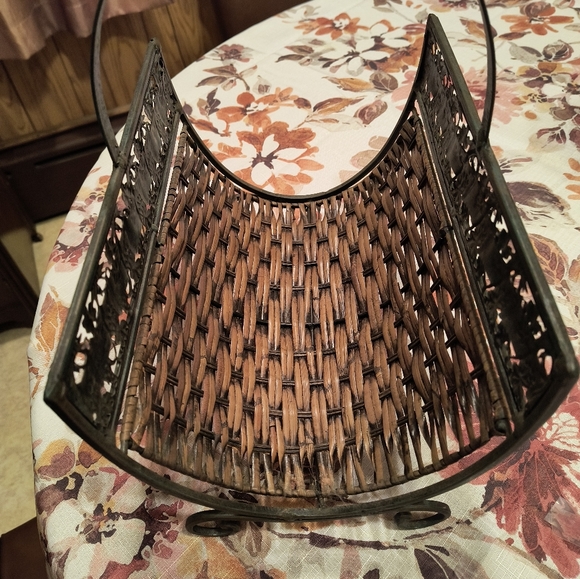 Vintage Magazine Rack - Picture 3 of 7